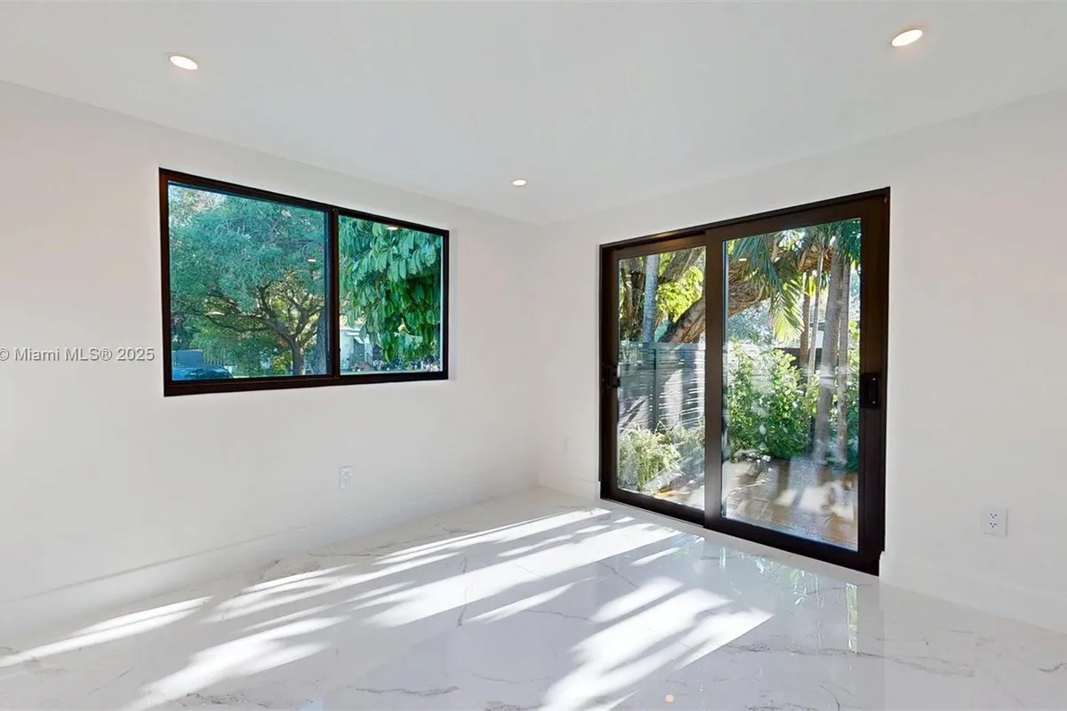 641 Nightingale Ave, Miami Springs FL 33166