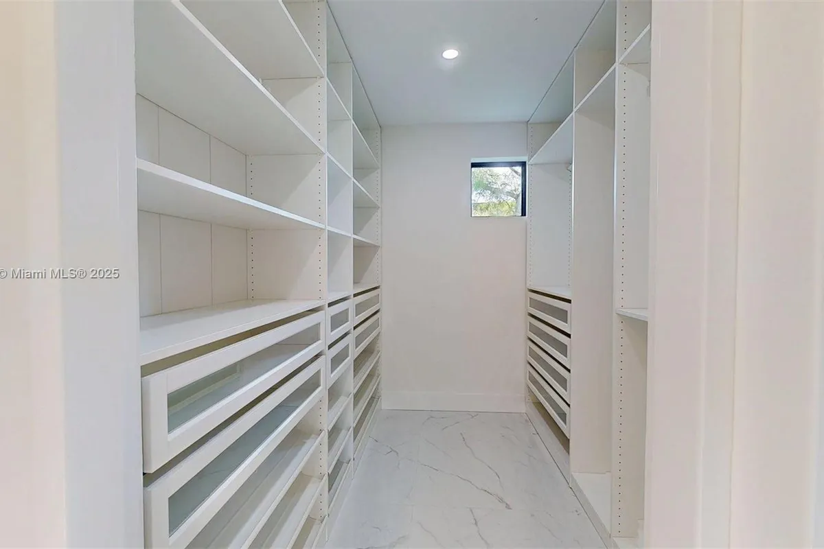 641 Nightingale Ave, Miami Springs FL 33166