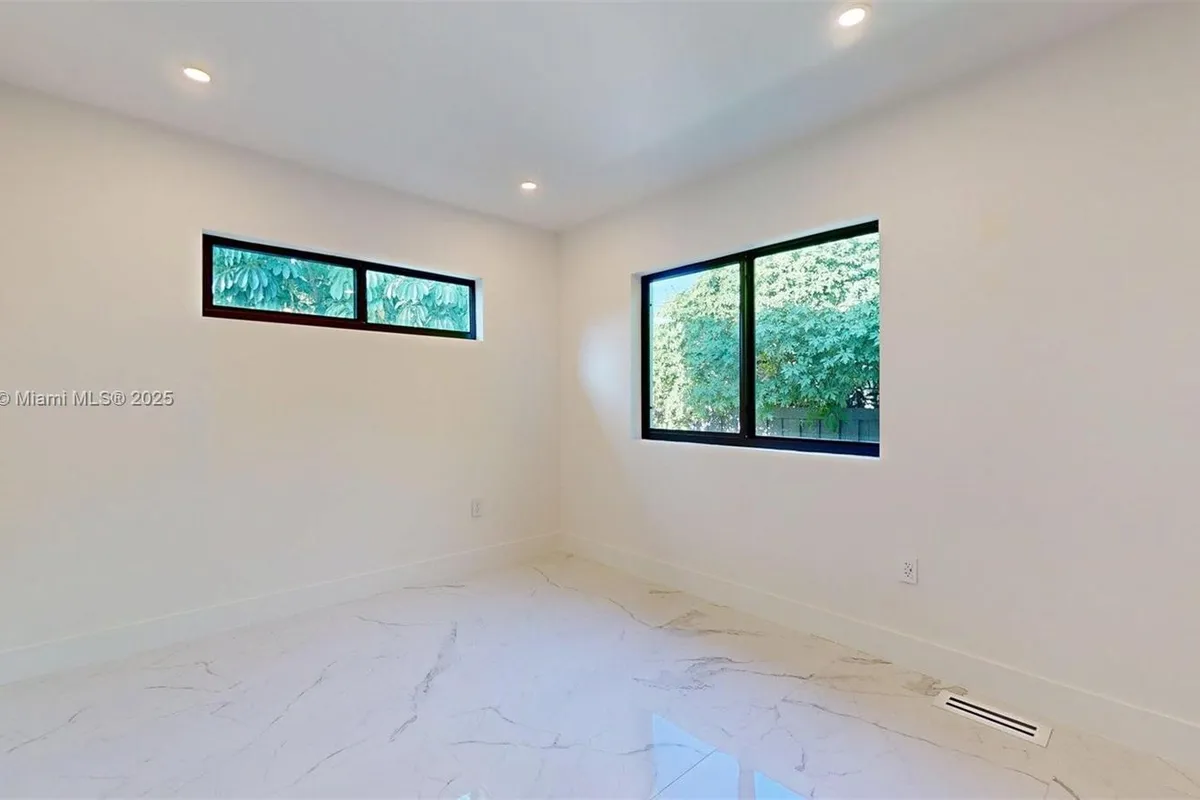 641 Nightingale Ave, Miami Springs FL 33166