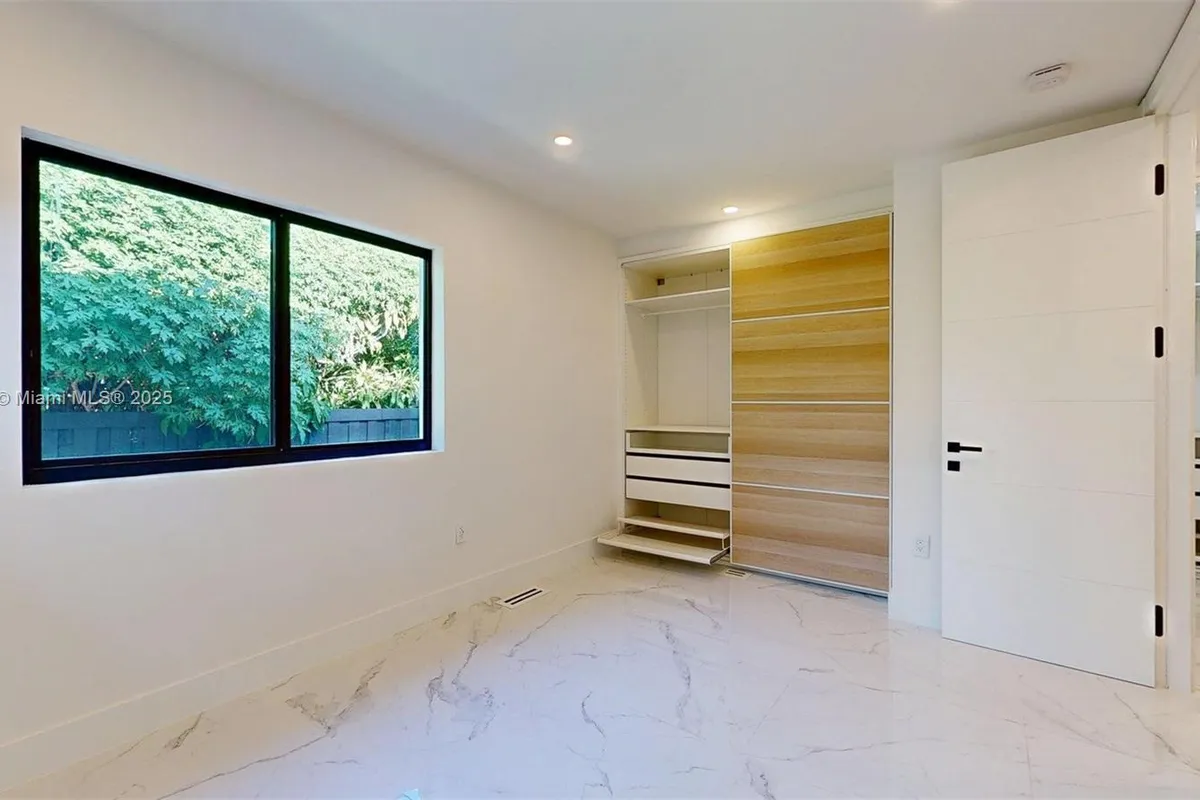 641 Nightingale Ave, Miami Springs FL 33166