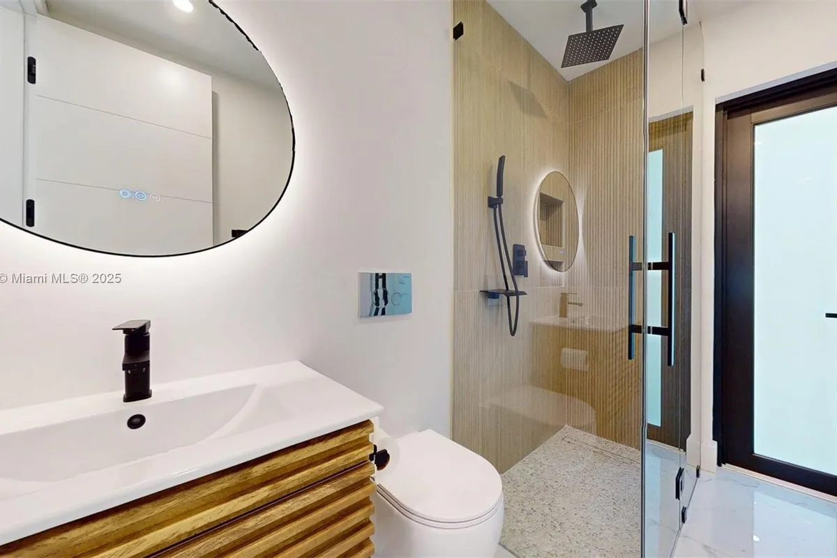 641 Nightingale Ave, Miami Springs FL 33166