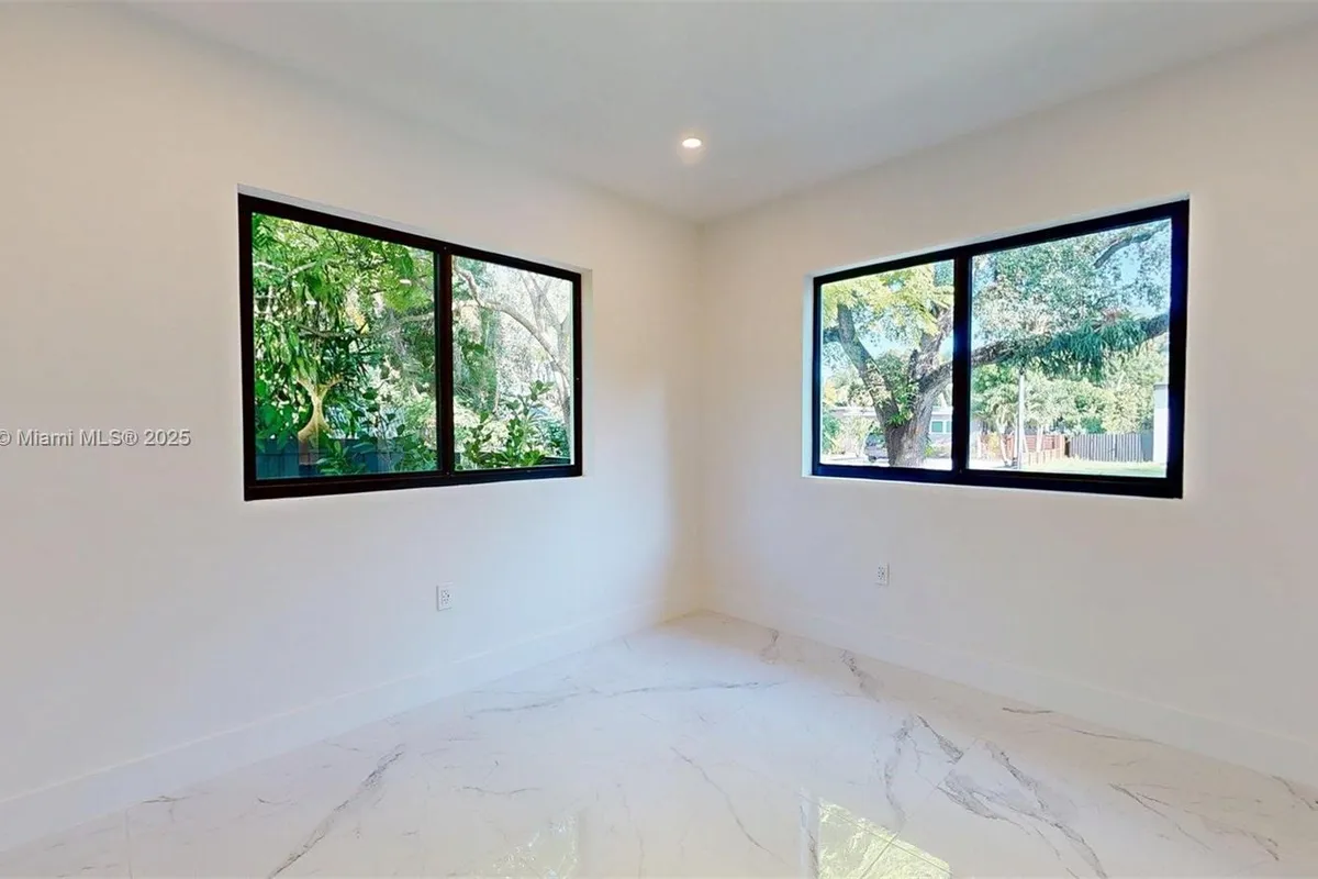 641 Nightingale Ave, Miami Springs FL 33166