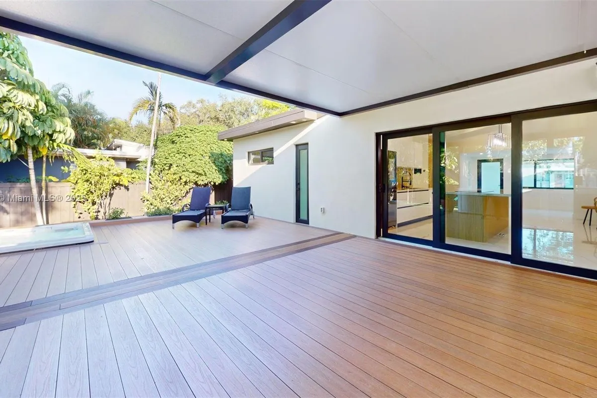 641 Nightingale Ave, Miami Springs FL 33166