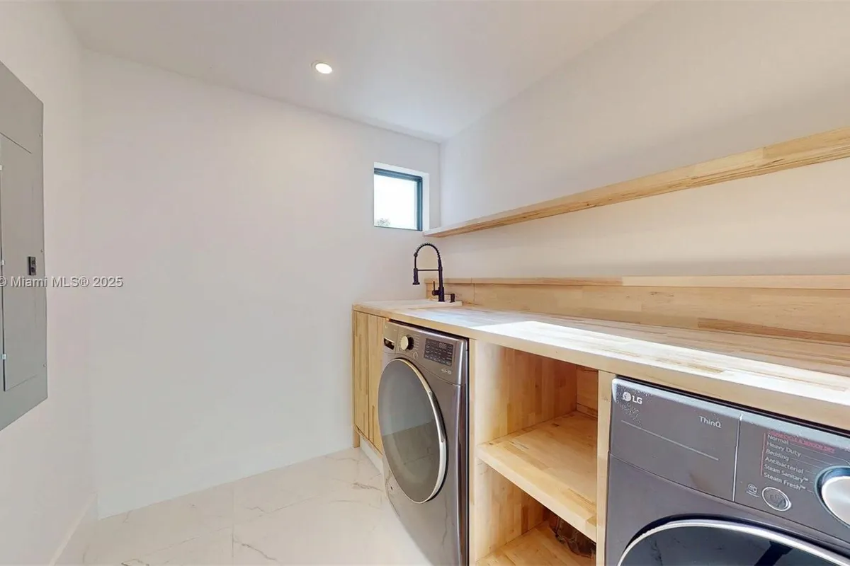 641 Nightingale Ave, Miami Springs FL 33166