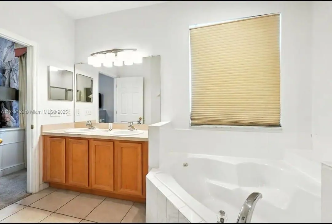 8520 SUNRISE KEY DR, Kissimmee FL 34747