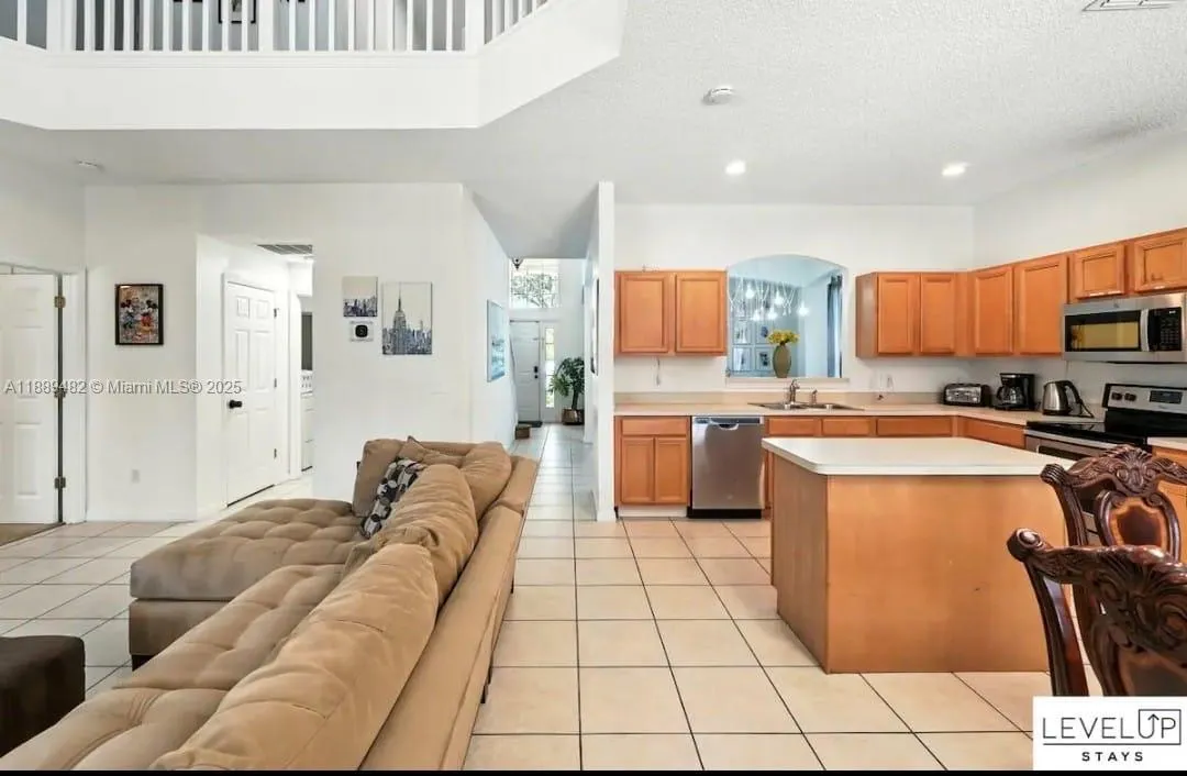 8520 SUNRISE KEY DR, Kissimmee FL 34747