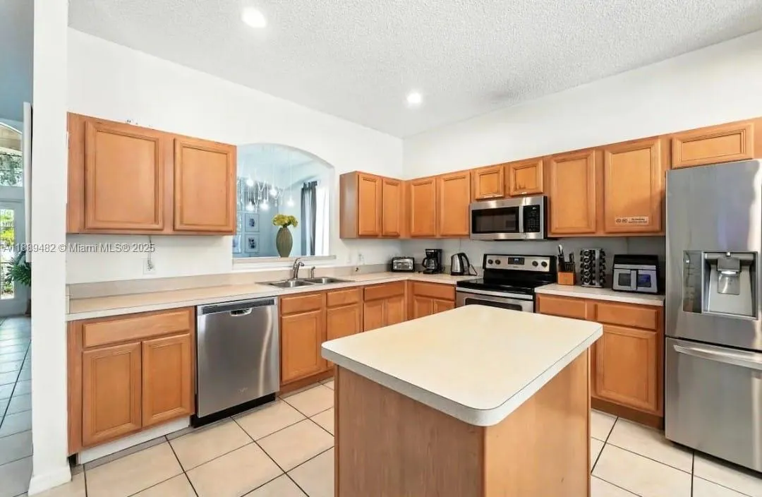 8520 SUNRISE KEY DR, Kissimmee FL 34747