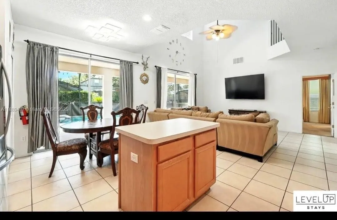 8520 SUNRISE KEY DR, Kissimmee FL 34747