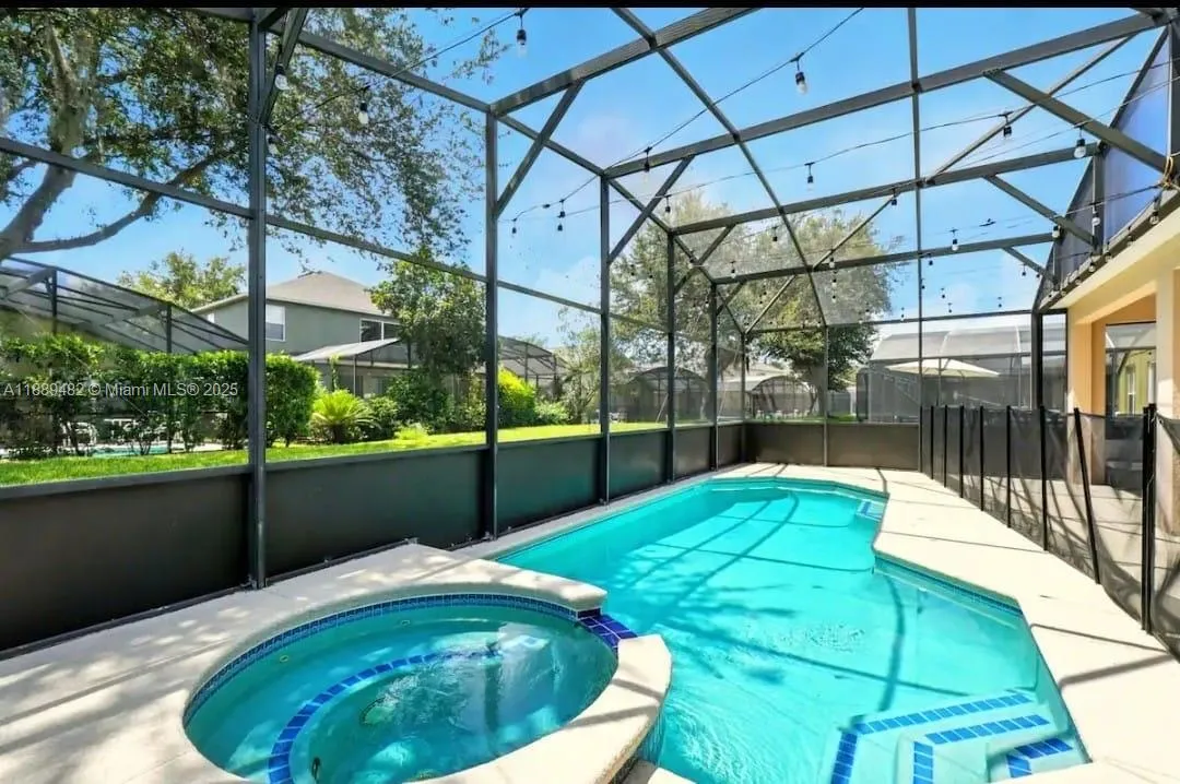 8520 SUNRISE KEY DR, Kissimmee FL 34747