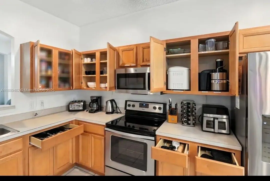 8520 SUNRISE KEY DR, Kissimmee FL 34747