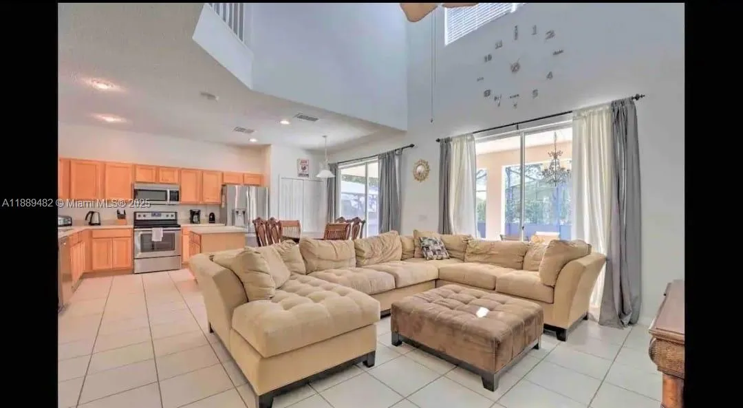 8520 SUNRISE KEY DR, Kissimmee FL 34747