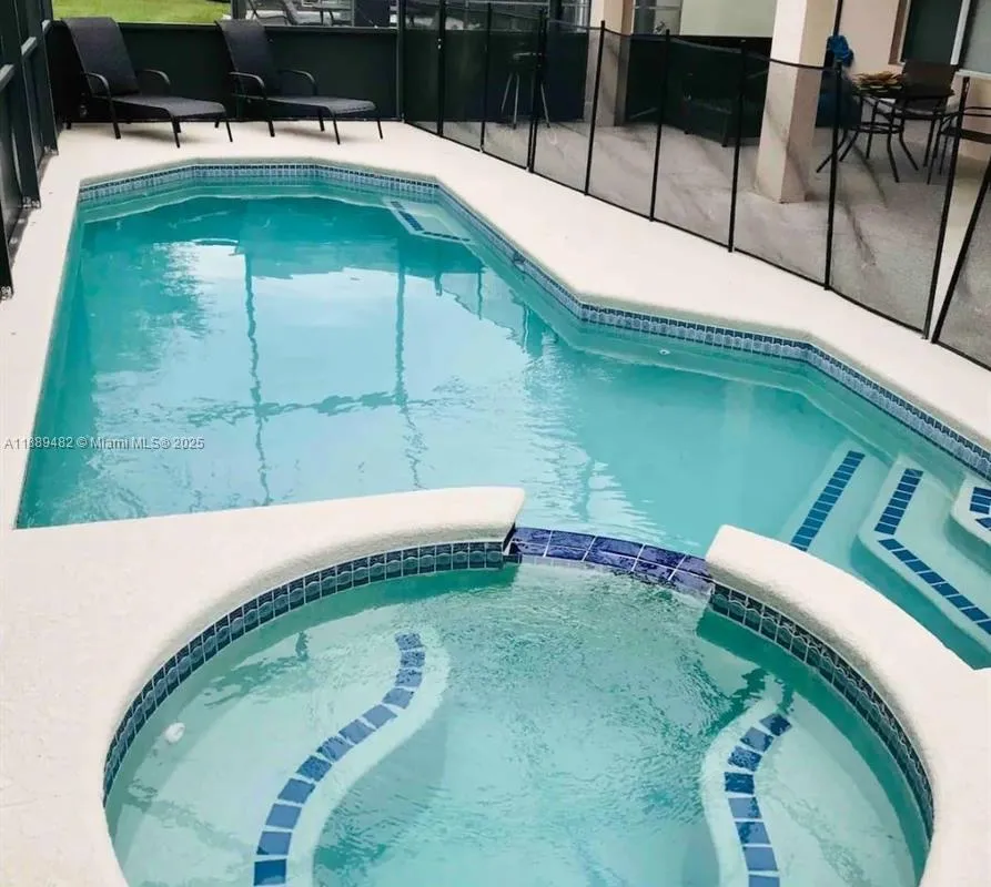 8520 SUNRISE KEY DR, Kissimmee FL 34747