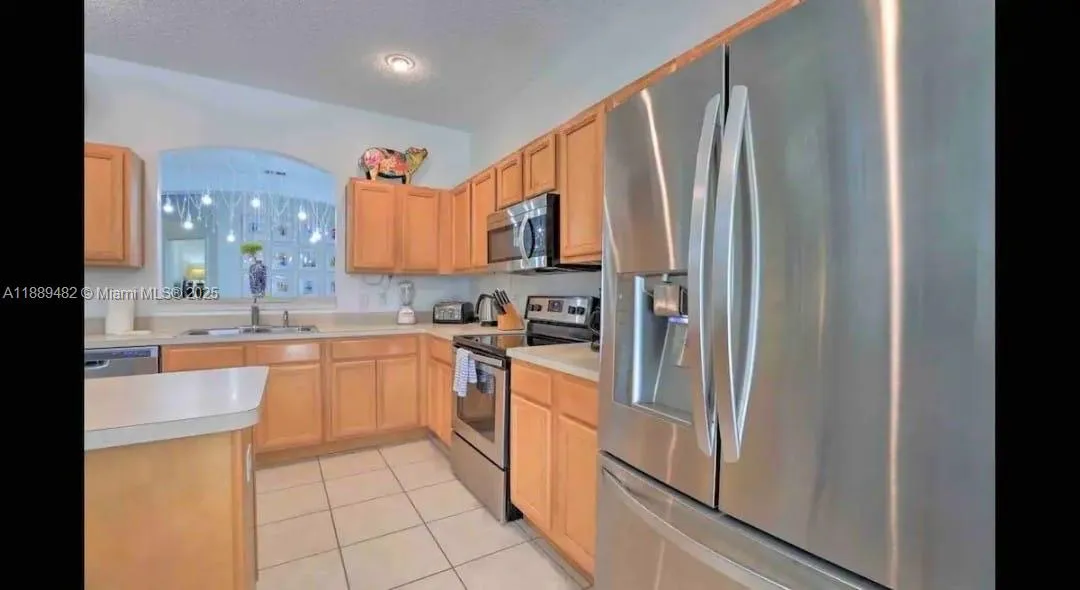 8520 SUNRISE KEY DR, Kissimmee FL 34747