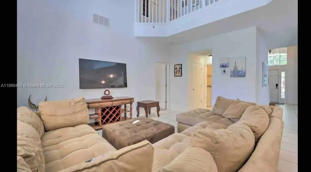 8520 SUNRISE KEY DR, Kissimmee FL 34747