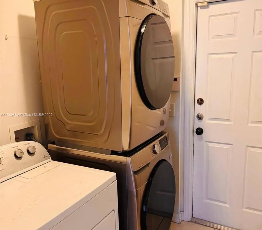 8520 SUNRISE KEY DR, Kissimmee FL 34747