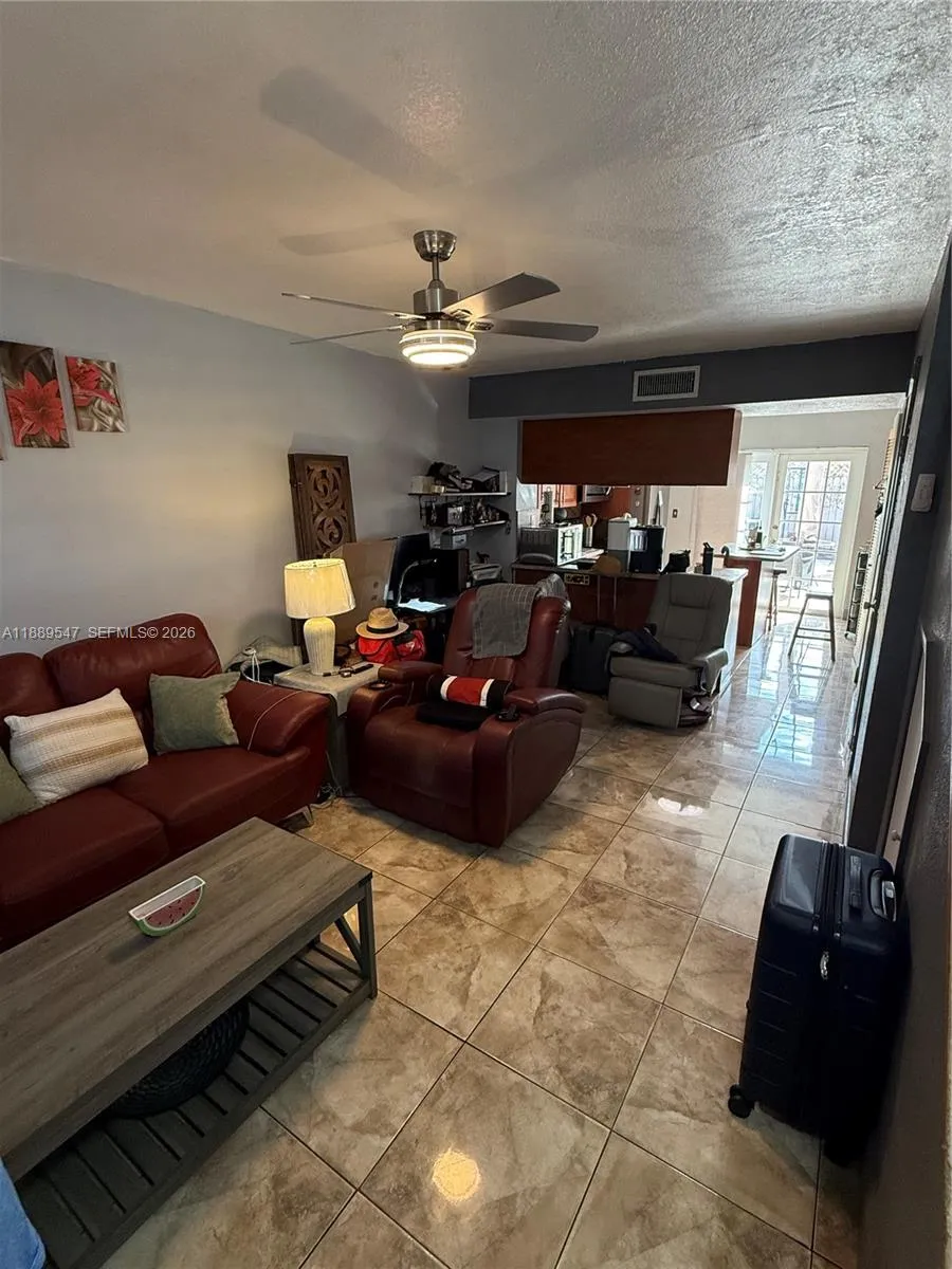 1813 SW 107th Ave # 2408, Miami FL 33165