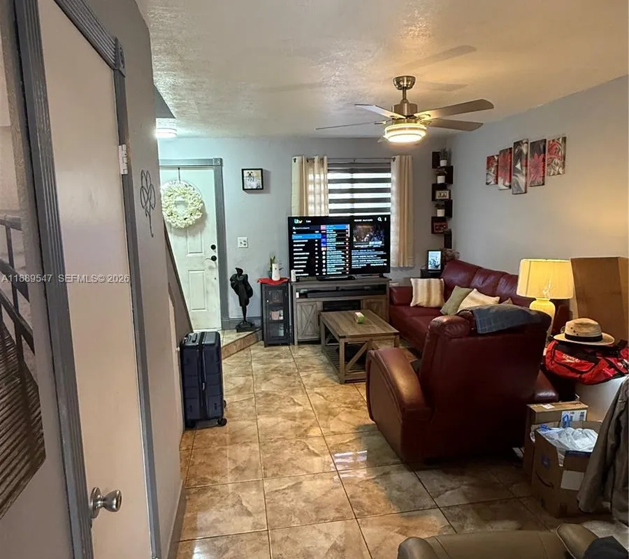 1813 SW 107th Ave # 2408, Miami FL 33165