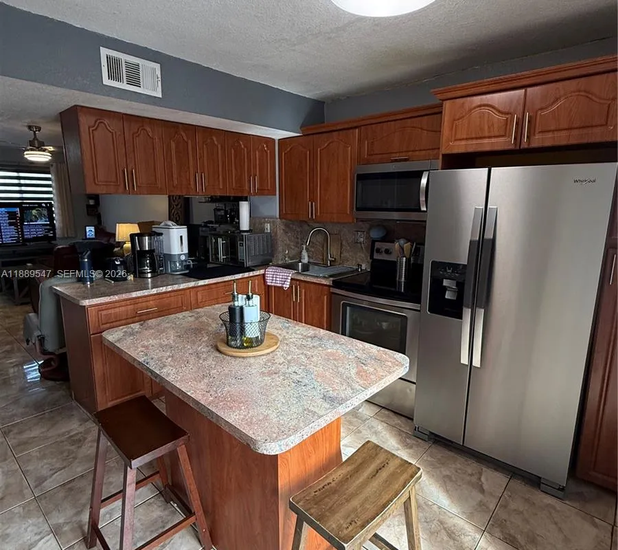 1813 SW 107th Ave # 2408, Miami FL 33165