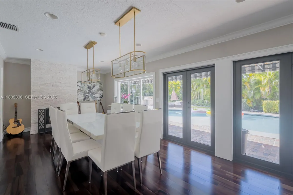 8500 SW 70th St, Miami FL 33143