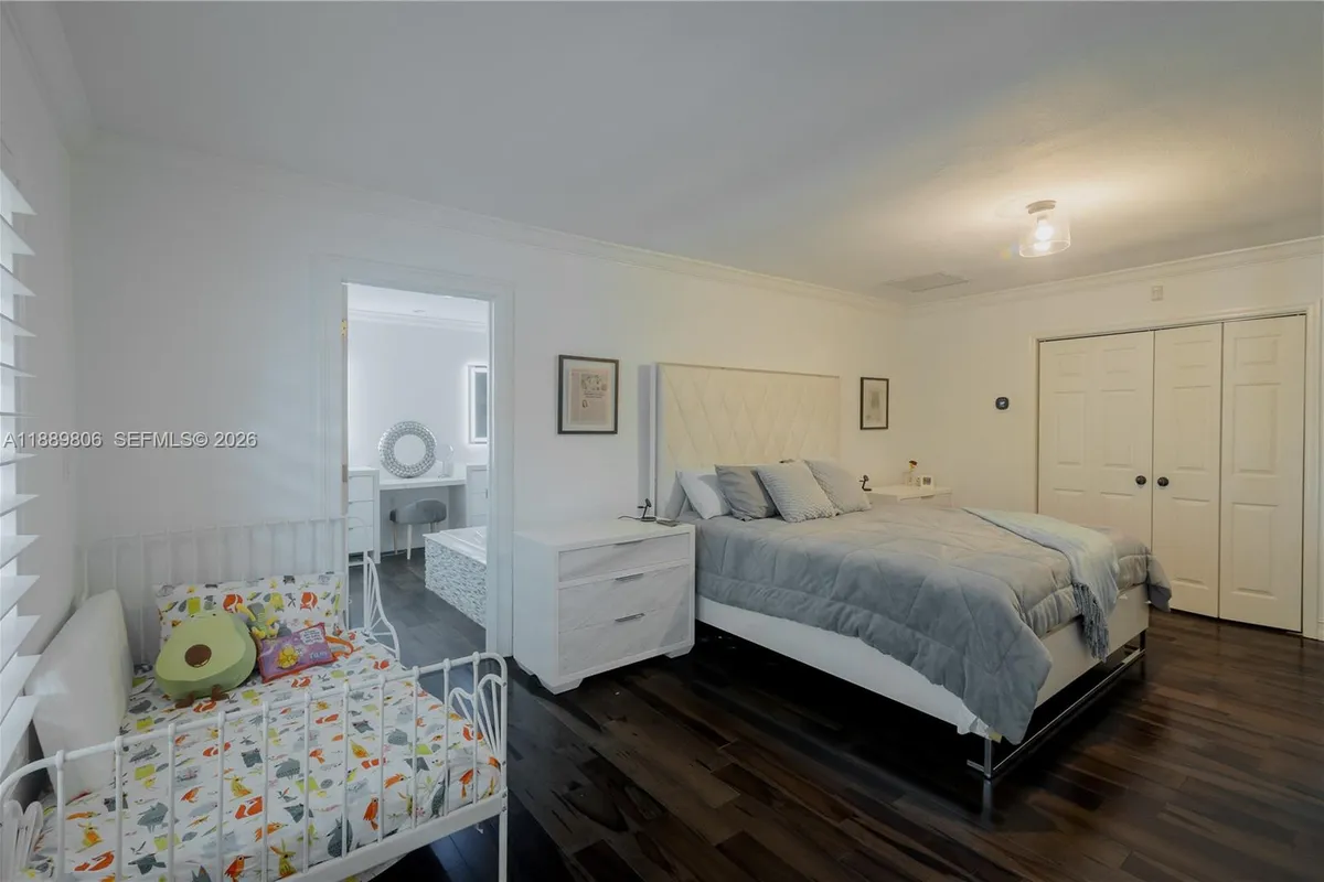 8500 SW 70th St, Miami FL 33143