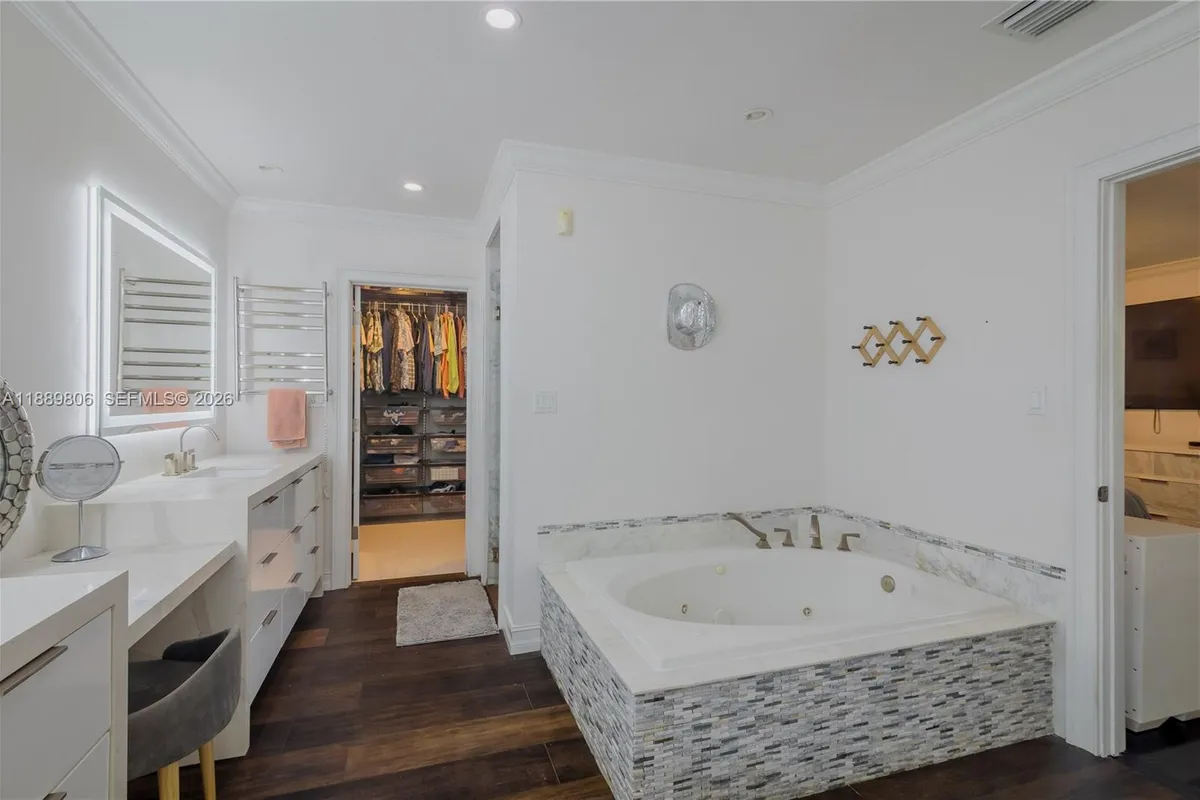 8500 SW 70th St, Miami FL 33143