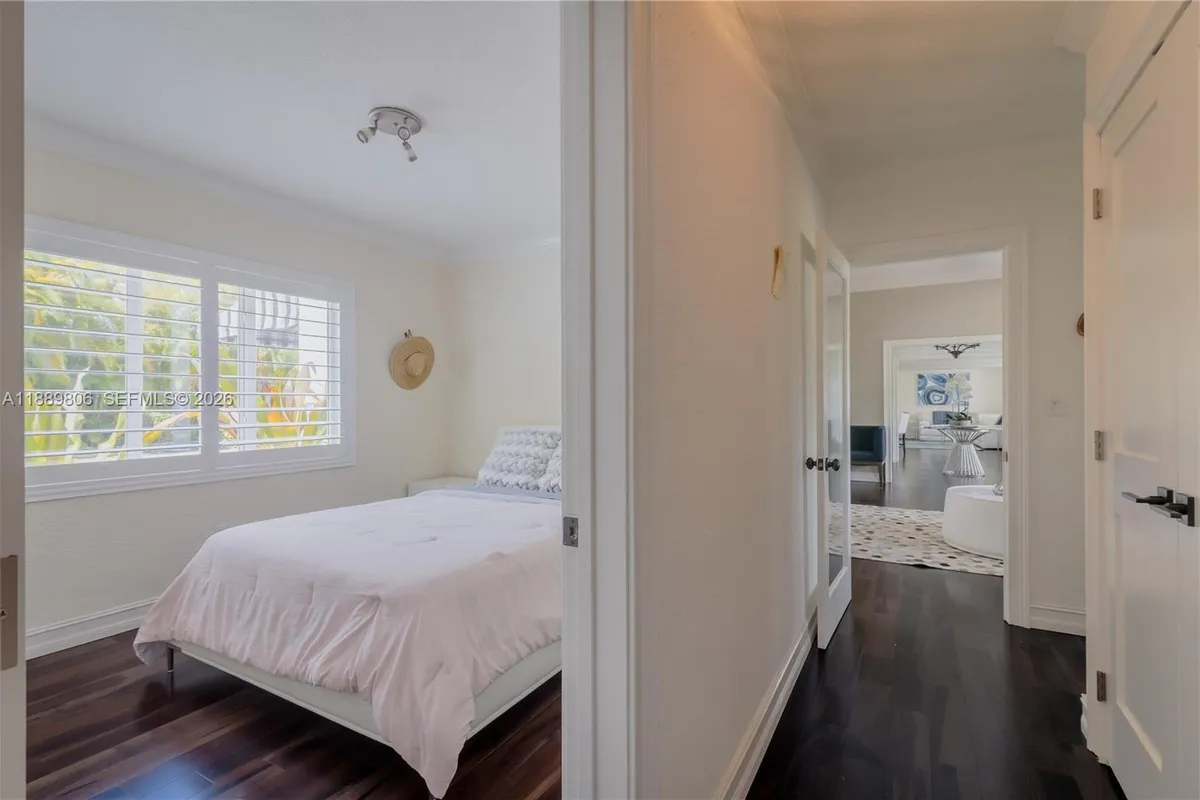 8500 SW 70th St, Miami FL 33143