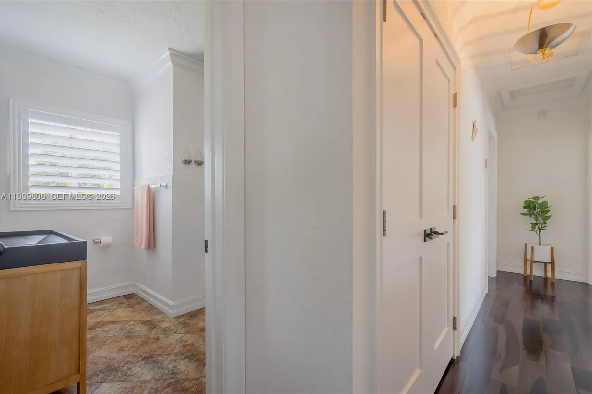 8500 SW 70th St, Miami FL 33143