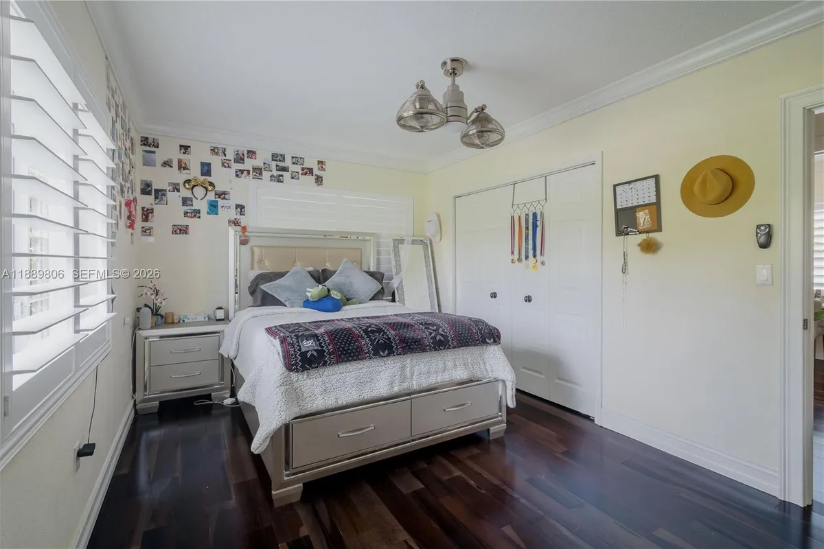 8500 SW 70th St, Miami FL 33143