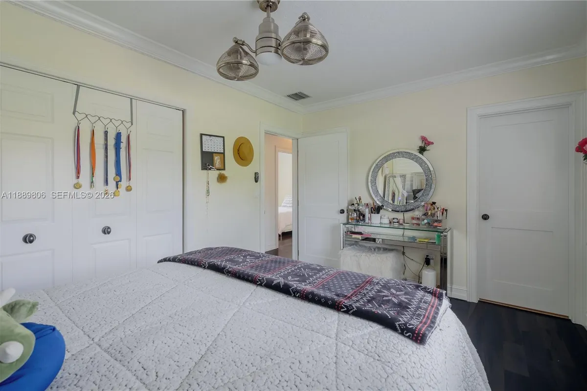 8500 SW 70th St, Miami FL 33143