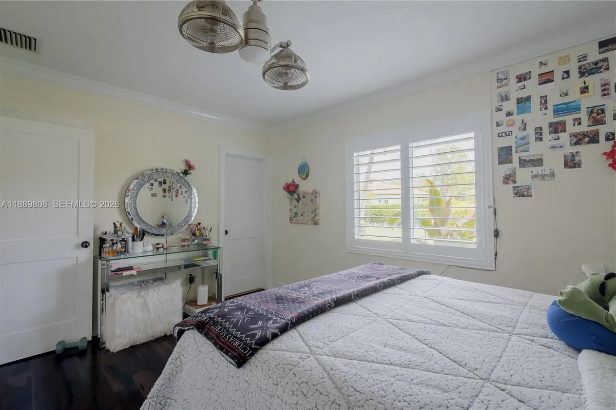 8500 SW 70th St, Miami FL 33143