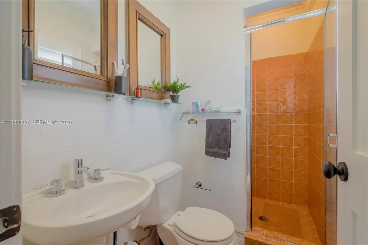 8500 SW 70th St, Miami FL 33143