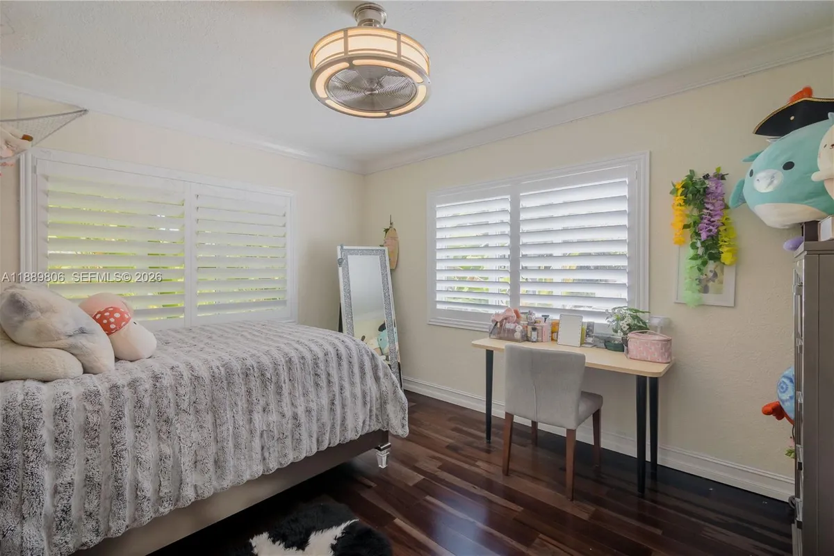 8500 SW 70th St, Miami FL 33143