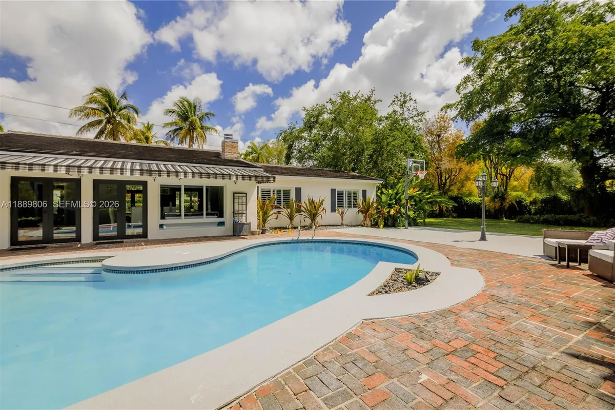 8500 SW 70th St, Miami FL 33143