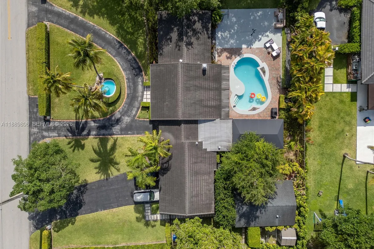 8500 SW 70th St, Miami FL 33143