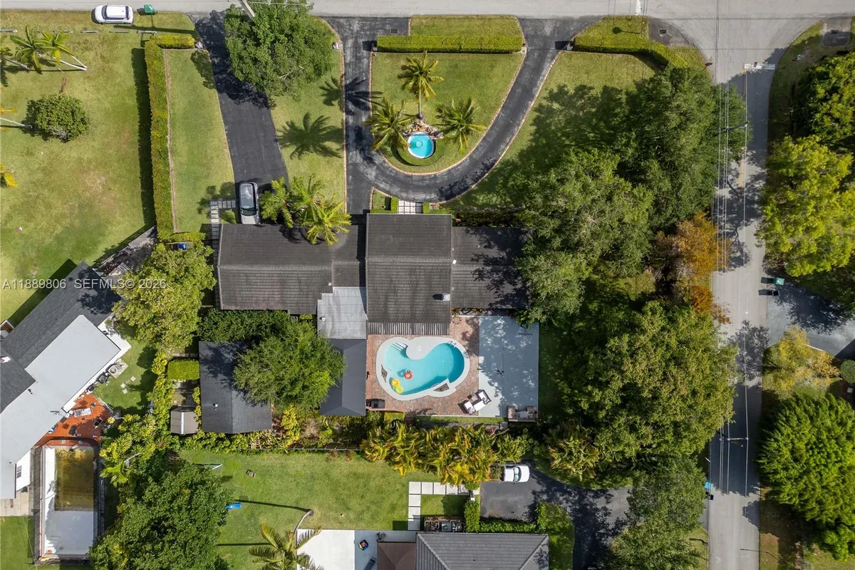 8500 SW 70th St, Miami FL 33143