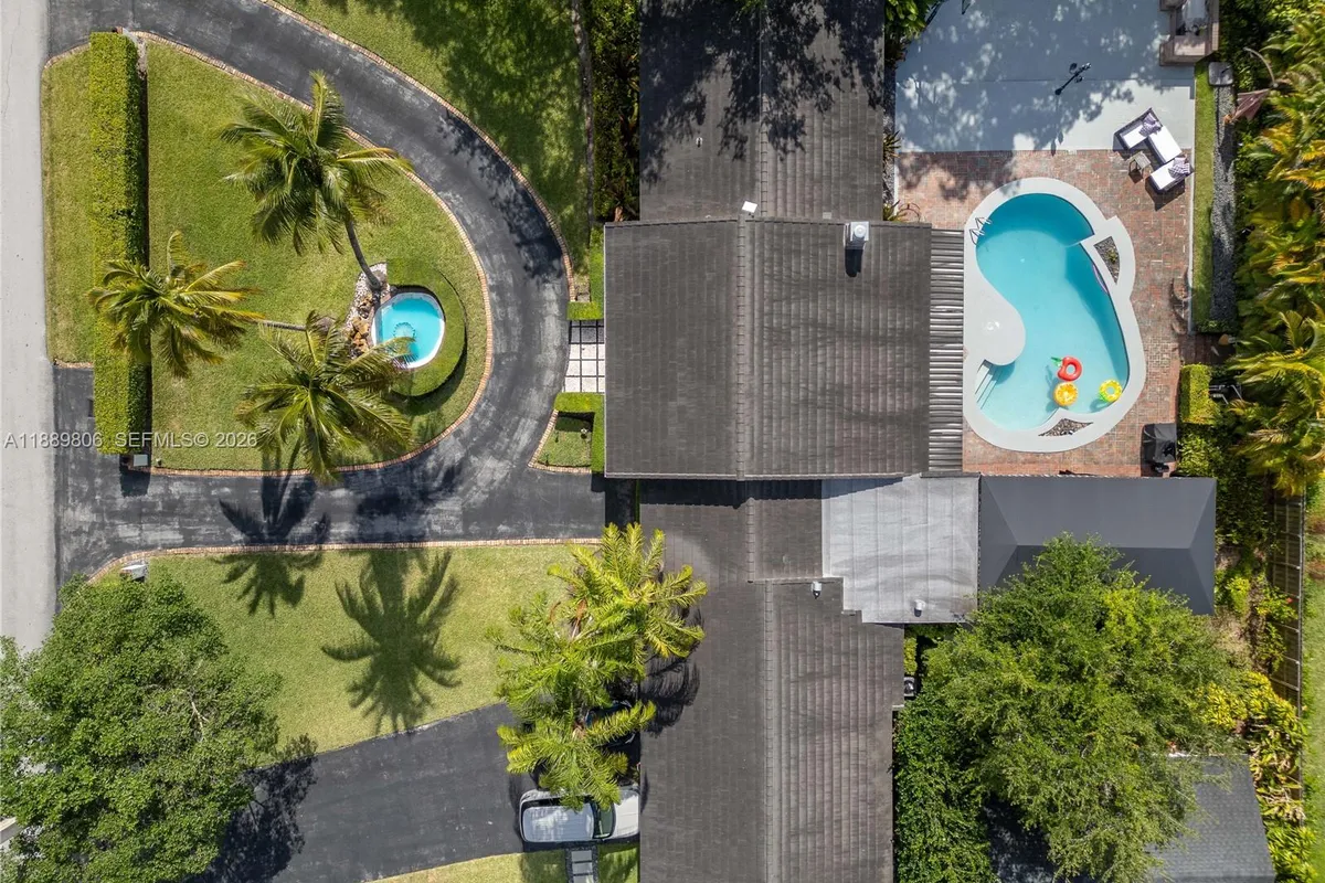 8500 SW 70th St, Miami FL 33143