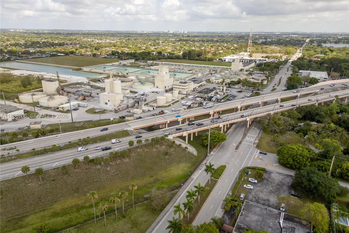 8500 SW 70th St, Miami FL 33143