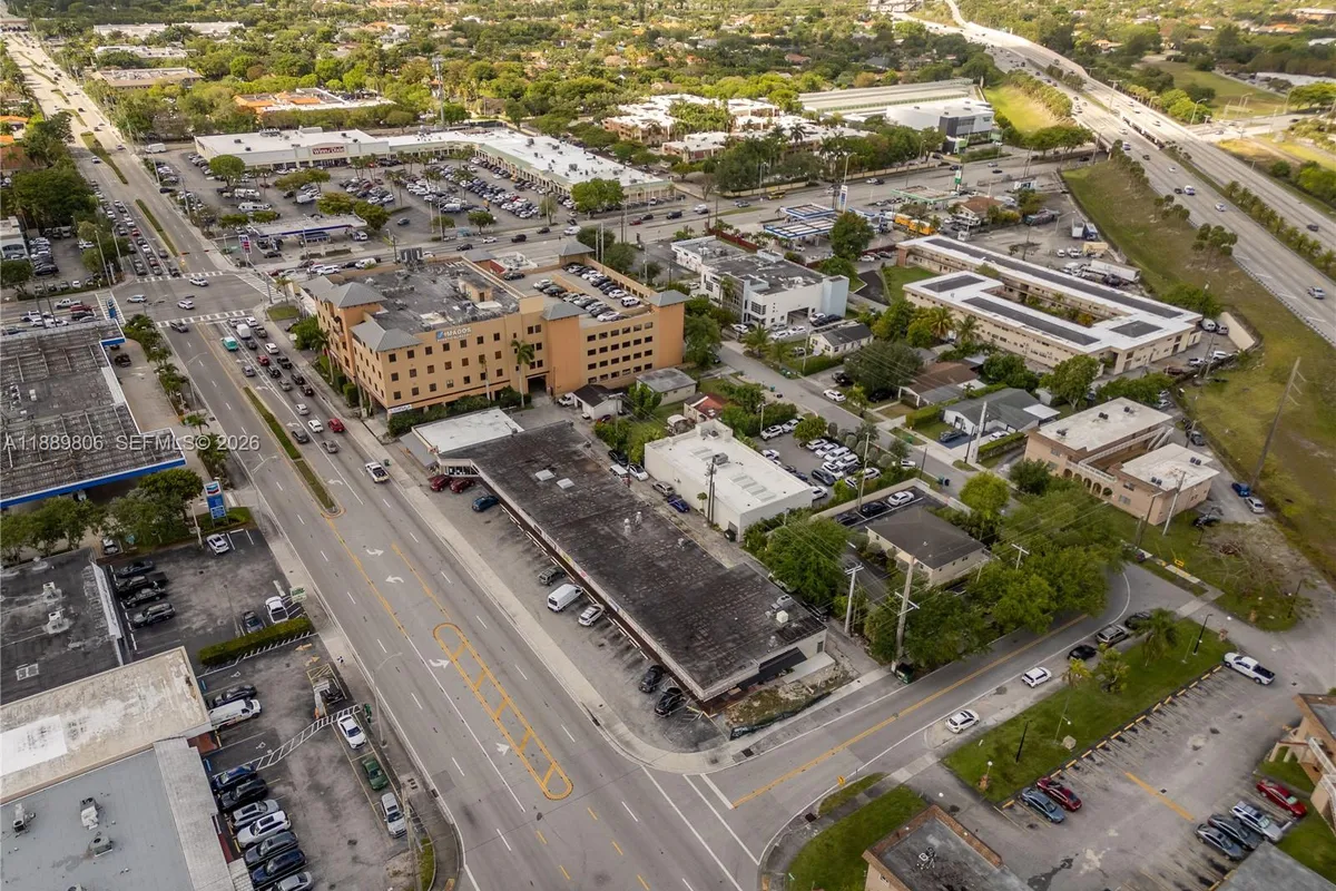 8500 SW 70th St, Miami FL 33143