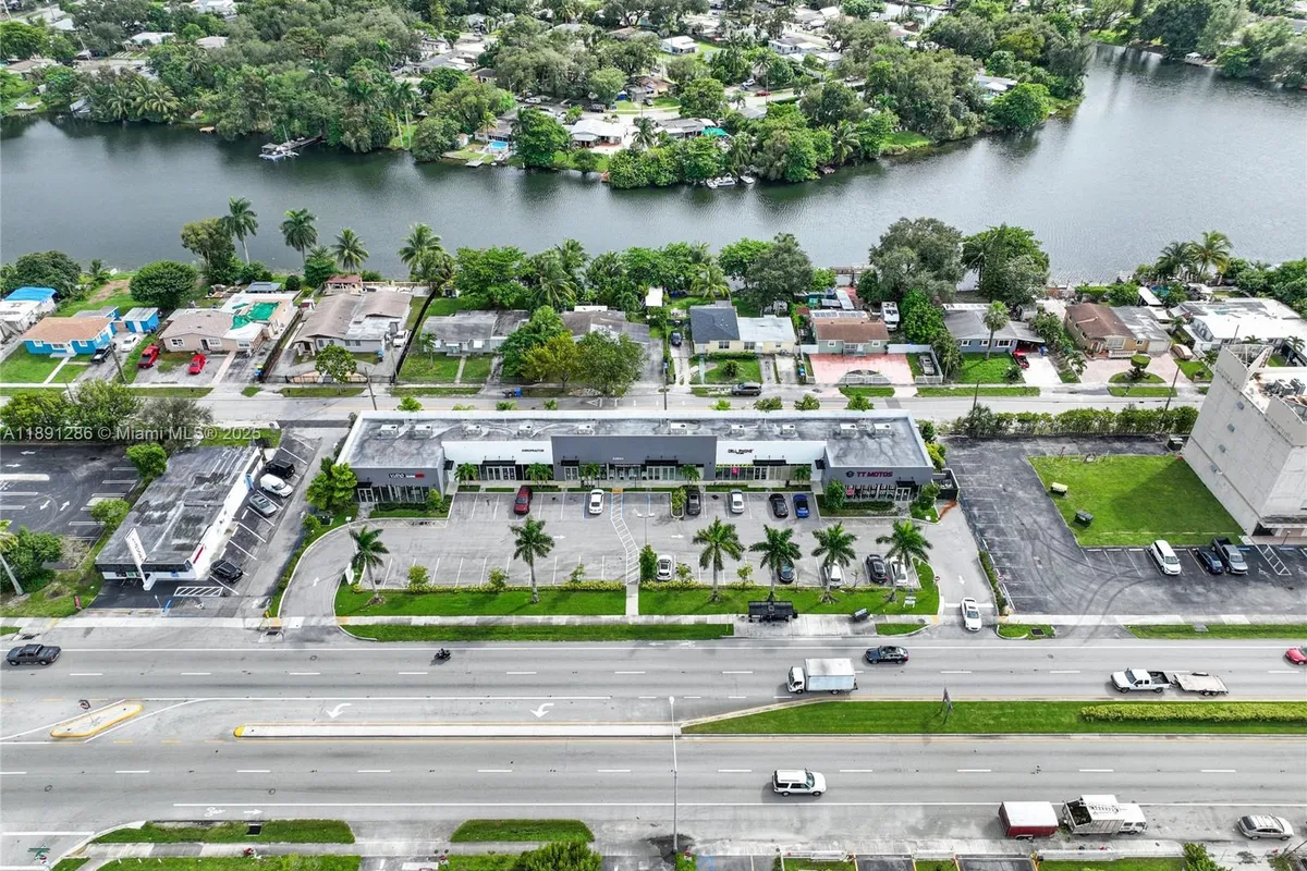 4250 W Hallandale Beach Blvd, Pembroke Park FL 33023
