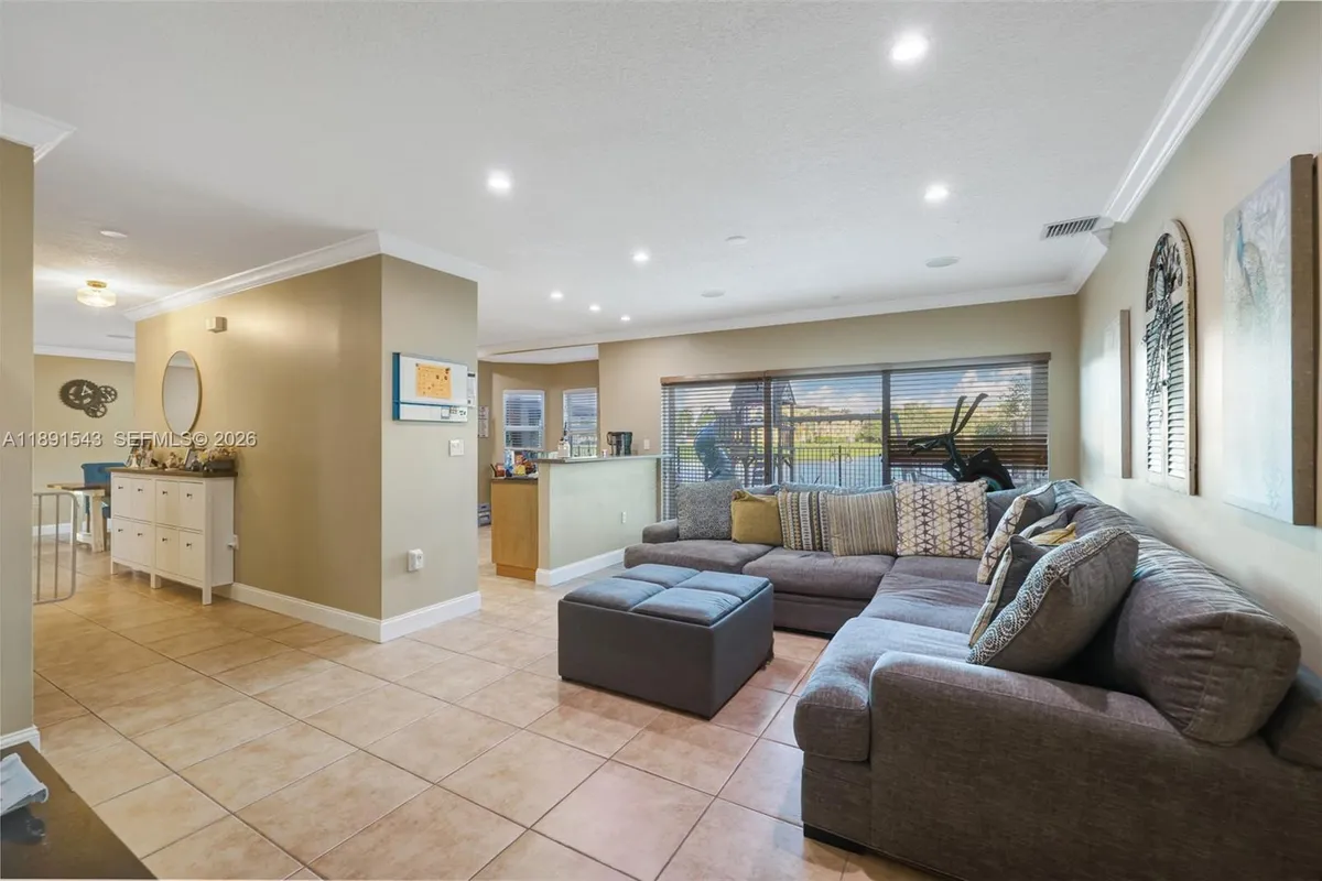 21071 SW 88th Ct, Cutler Bay FL 33189