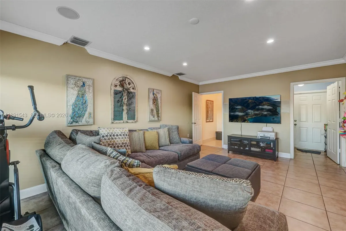 21071 SW 88th Ct, Cutler Bay FL 33189