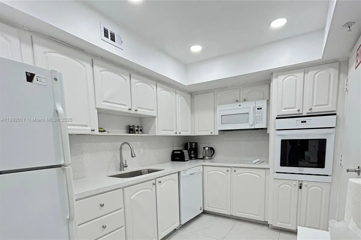 3901 S Ocean Dr # 15R, Hollywood FL 33019