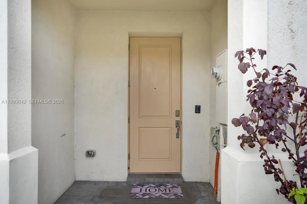 1422 Silk Oak Dr, Hollywood FL 33021