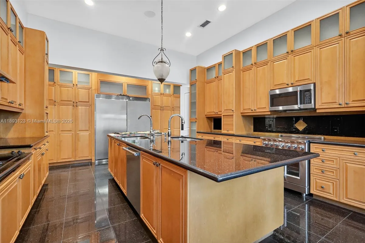 7837 SW 117th St, Pinecrest FL 33156