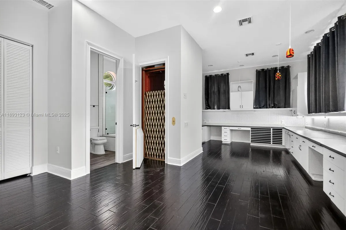 7837 SW 117th St, Pinecrest FL 33156