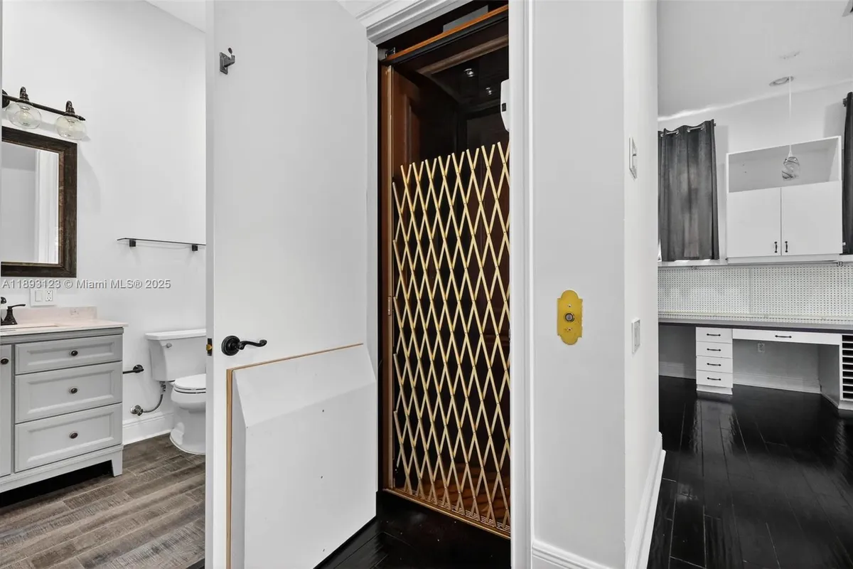 7837 SW 117th St, Pinecrest FL 33156