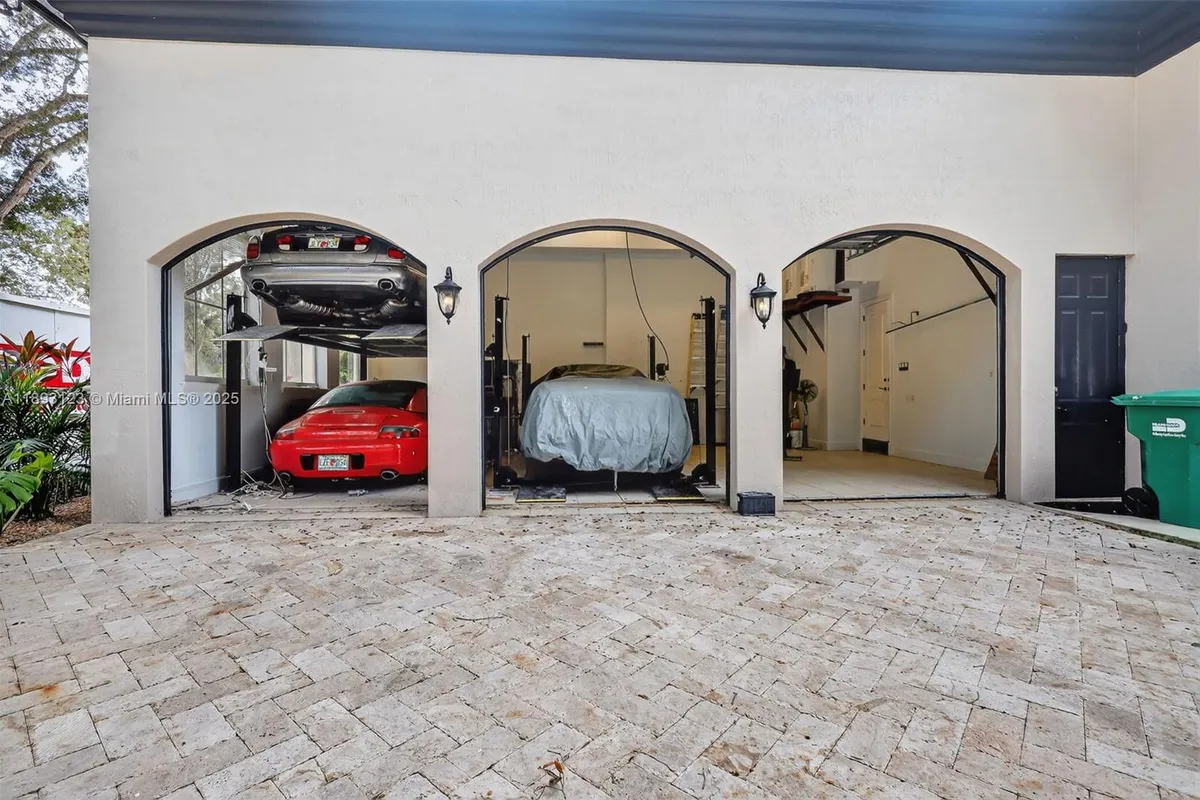 7837 SW 117th St, Pinecrest FL 33156