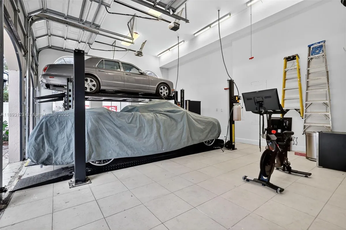 7837 SW 117th St, Pinecrest FL 33156