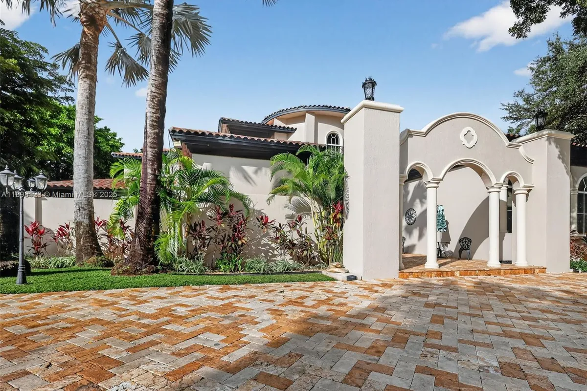 7837 SW 117th St, Pinecrest FL 33156