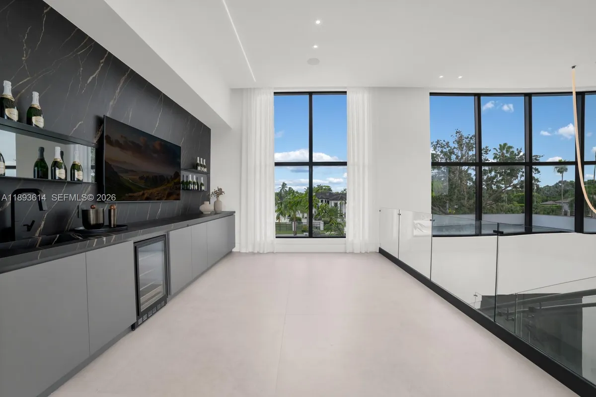 9900 SW 125th Ave, Miami FL 33186